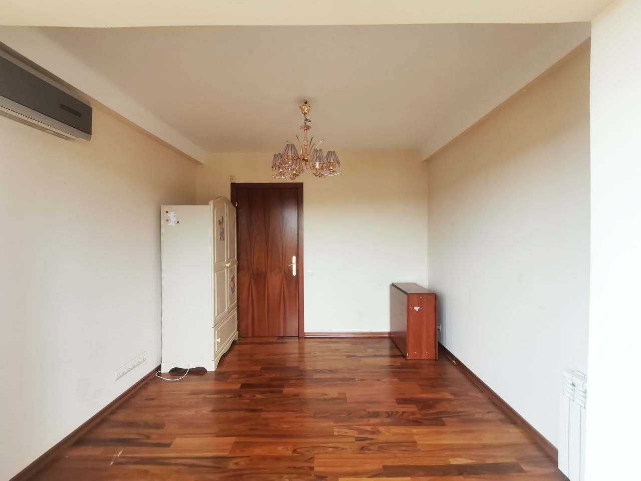 Продаж  3-кімнатної квартири в центрі міста