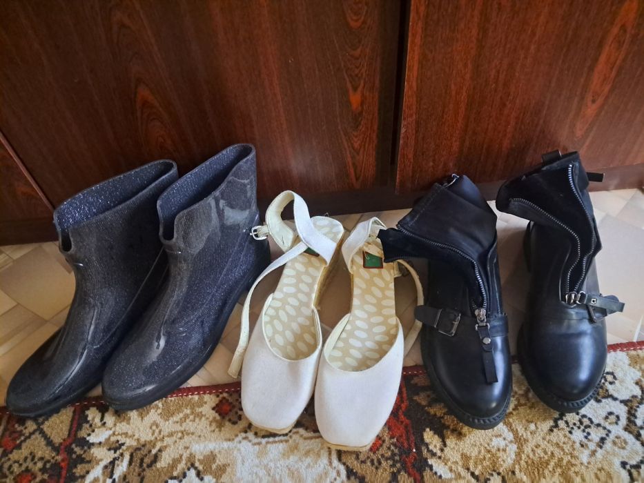 Віддам взуття, кросівки, весільні туфлі, босоніжки