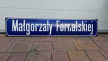 stara tablica emaliowana PRL z nazwą ulicy Małgorzaty Fornalskiej