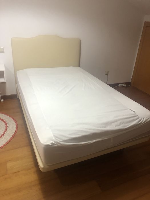 Cama de pessos e meia