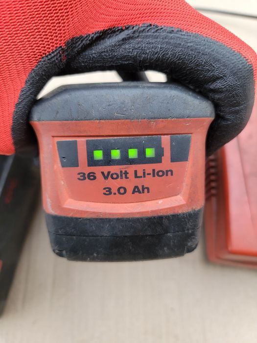 Zestaw Hilti 2x Bateria 3.9Ah 3.0Ah 36V Ładowarka Hilti C 4/36-ACS