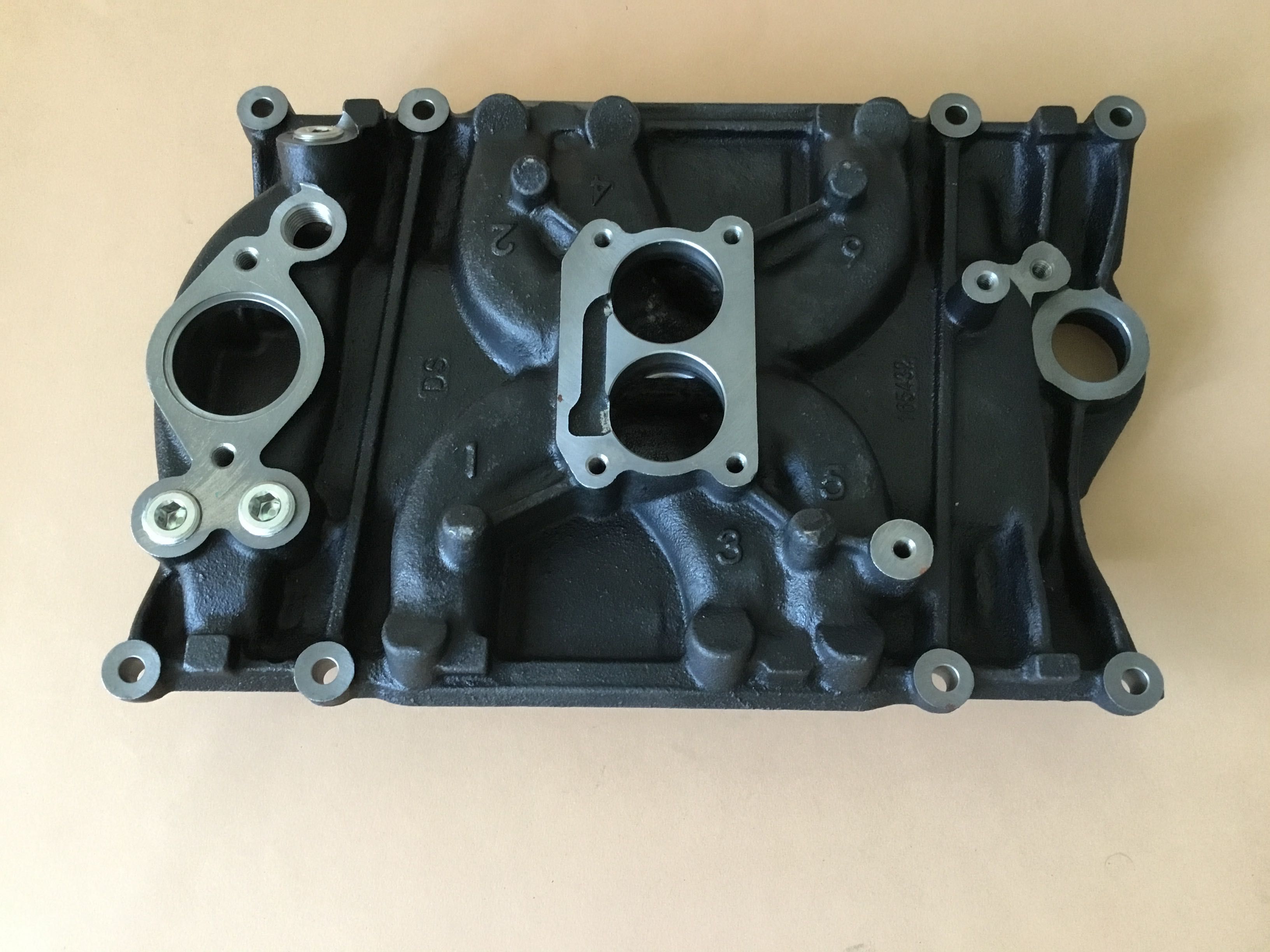 Впускний колектор GM 12552422  4.3L Mercruiser: 824324T Volvo: 3855805