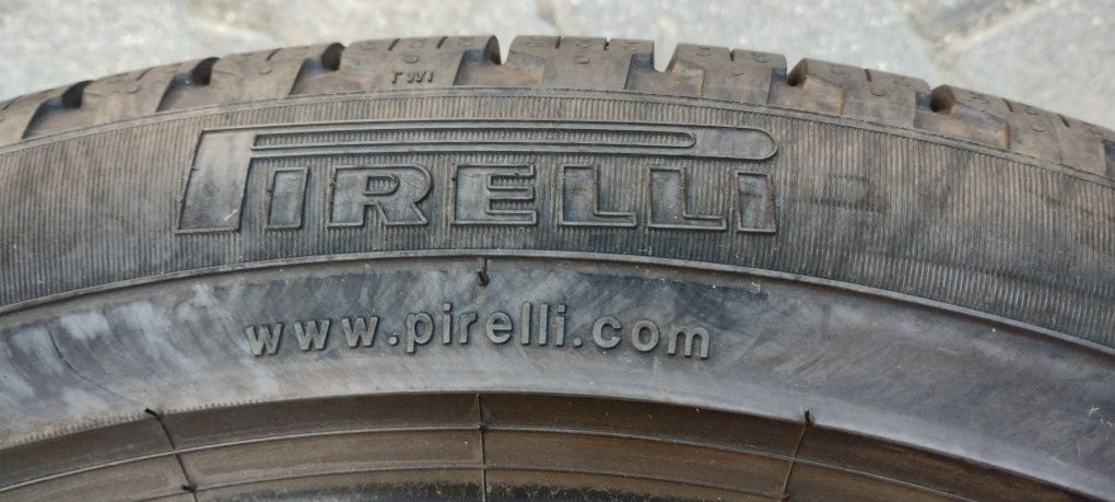 Pirelli Scorpion 245/45/19 opony zimowe  komplet