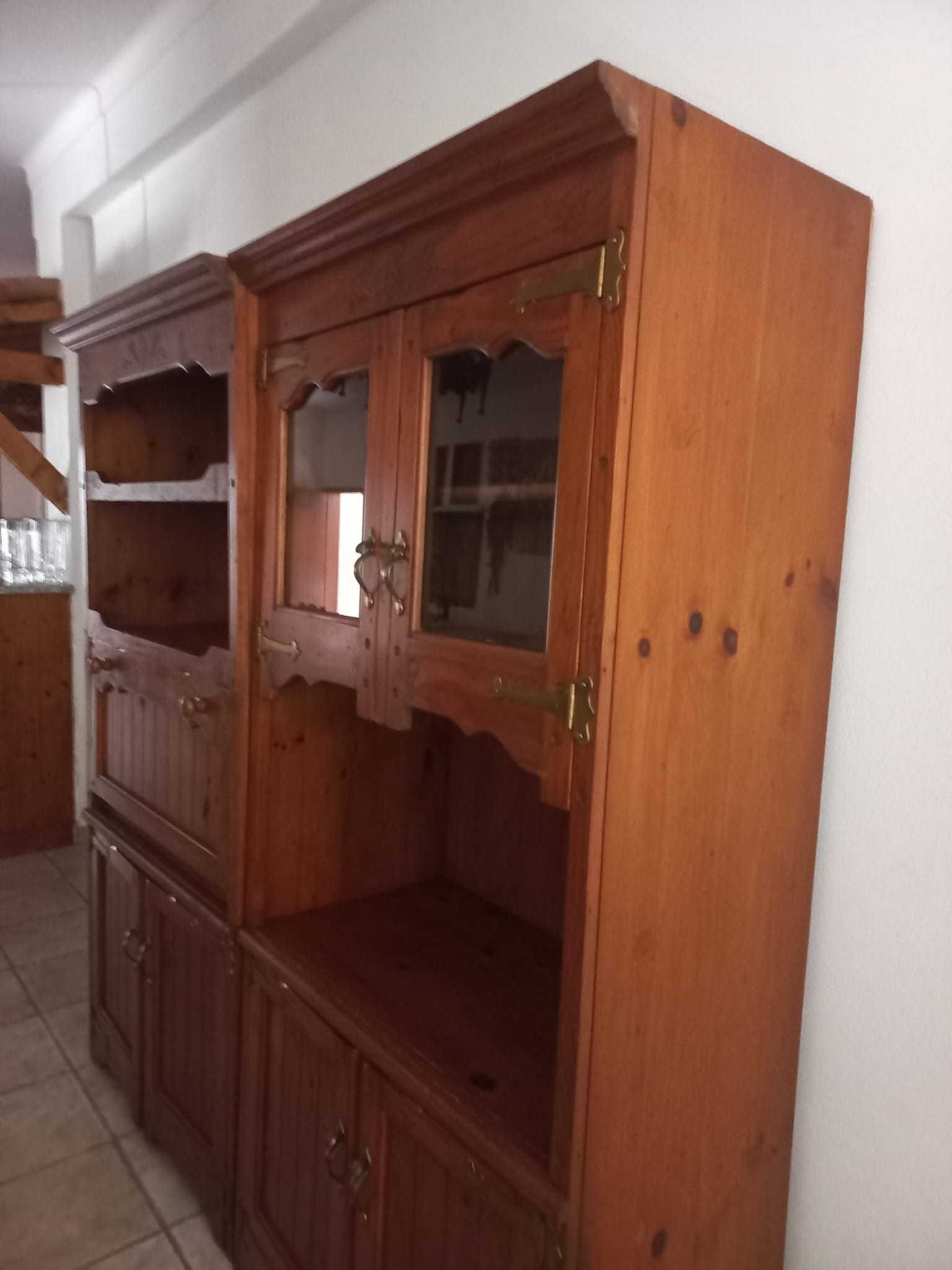 Diversos moveis e utensílios - Preços a passar por chamada.