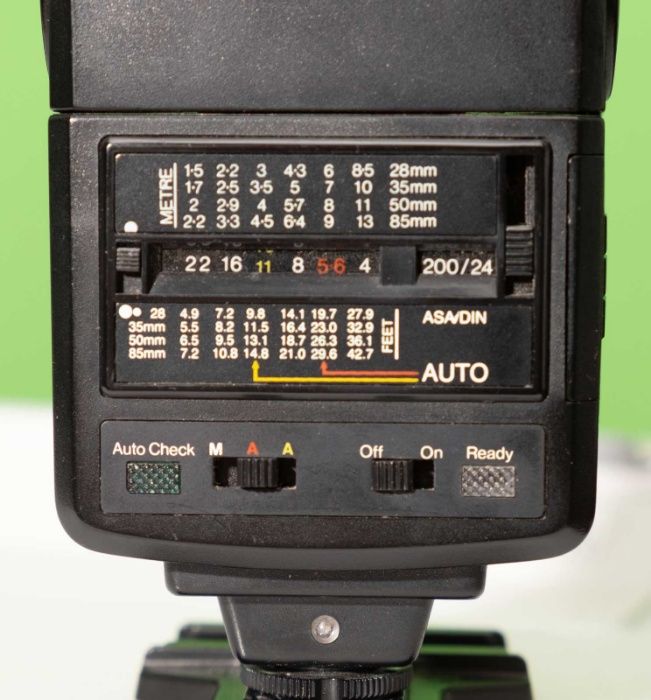 Фотовспышка Tumax-320TEZ. Ведущее число -32. ДВОЙНОЙ излучатель