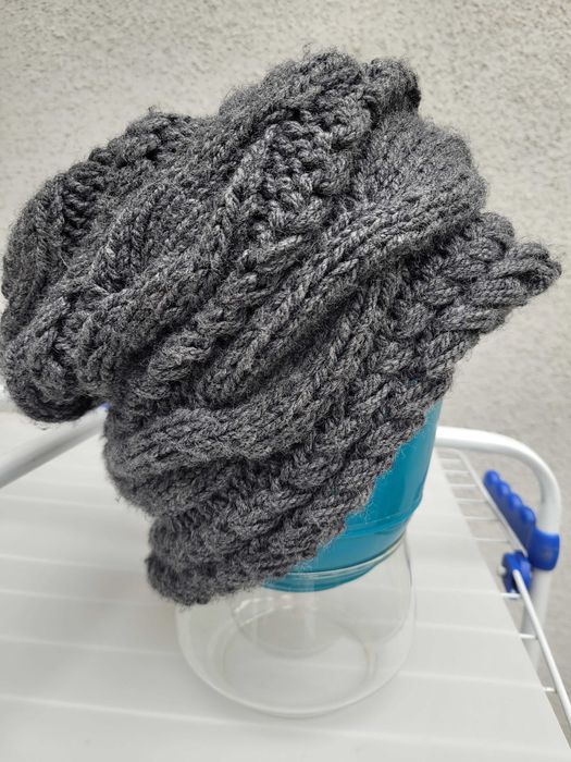 Czapka smerfetka luźna, b.efektowna z USA miękka