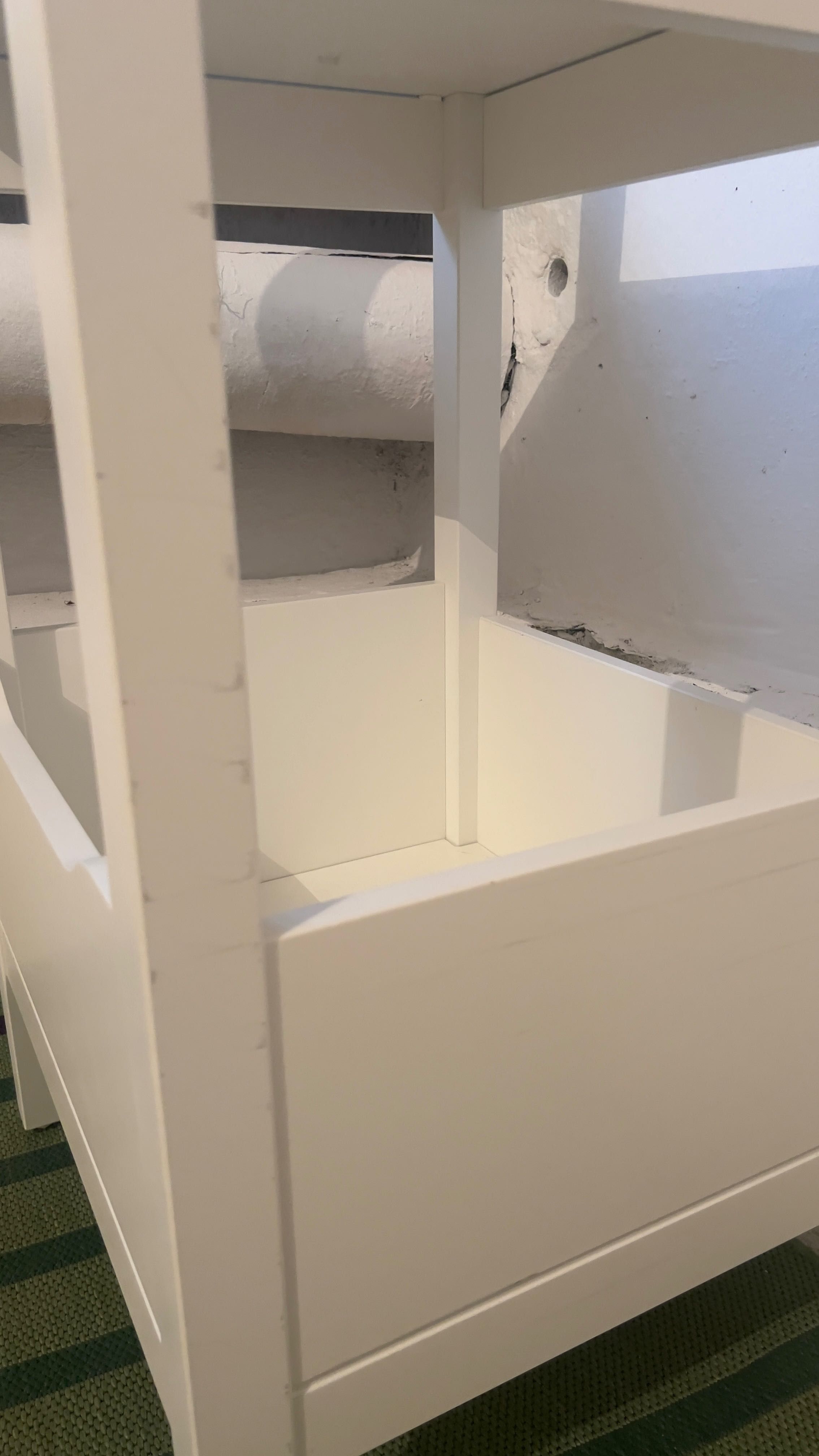 Szafa Ikea Idanas otwarta szafka biała wieszak