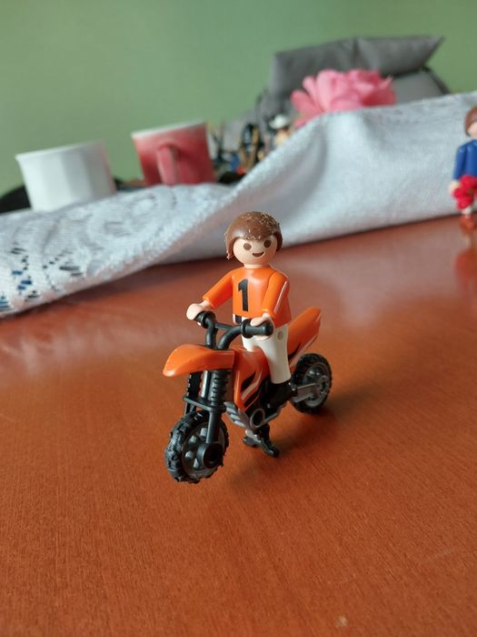 Playmobil zestaw chłopczyk na motorze