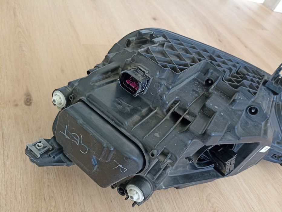 Reflektor Audi Q5 SQ5 Prawy