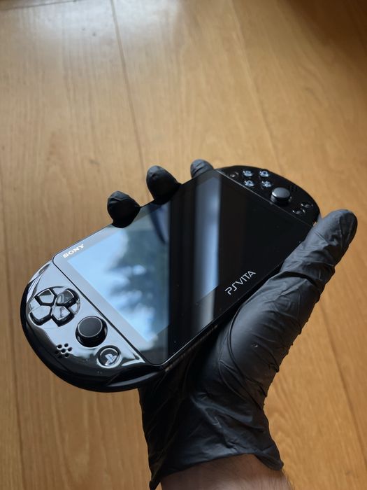 Psvita slim 2000 (Modded, 128gb) + carregador original + trilogia gta