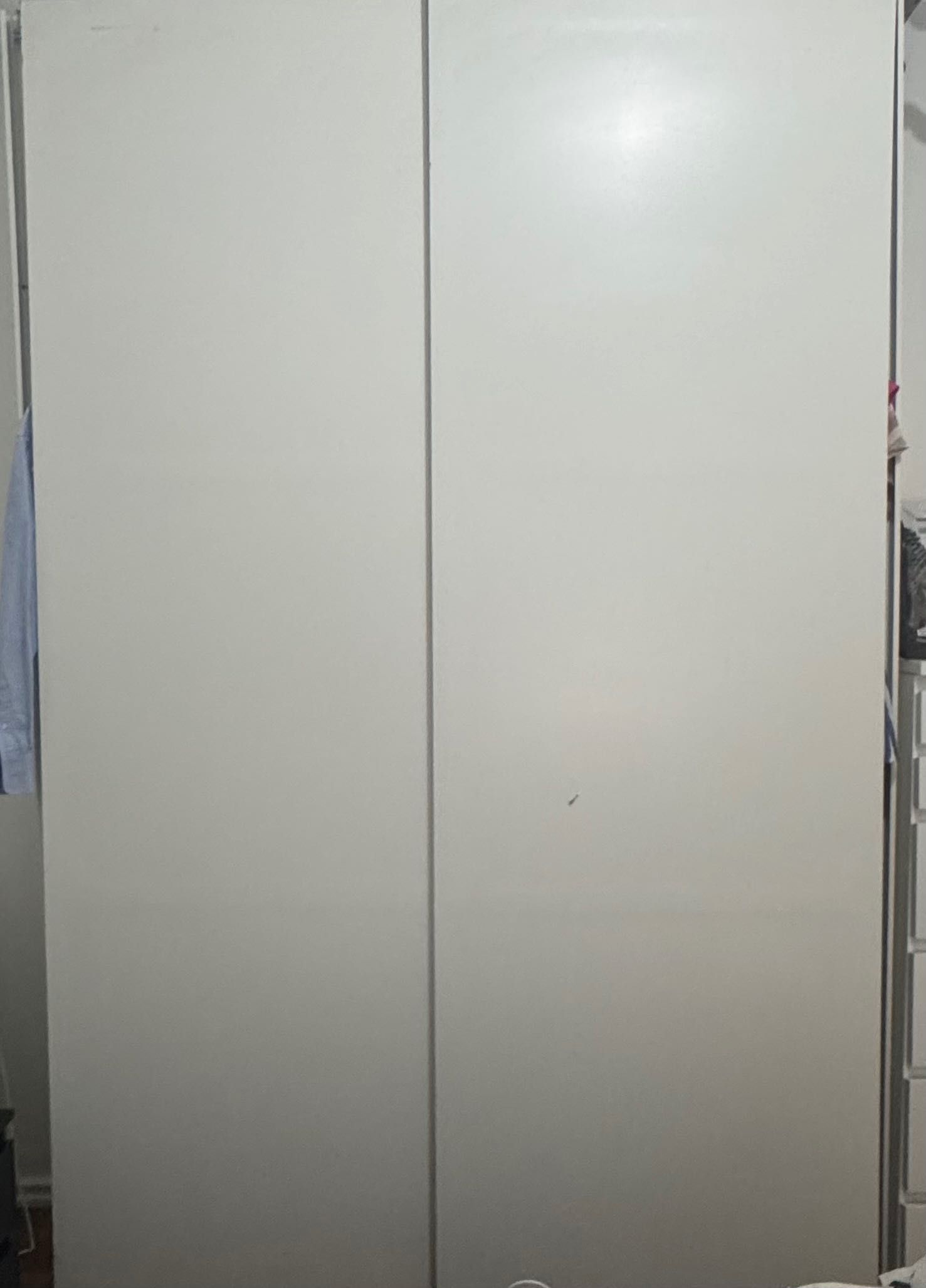 Roupeiro grande com 2 portas
