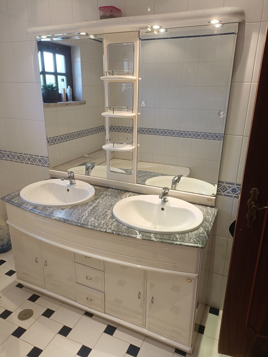 Móvel de casa de banho