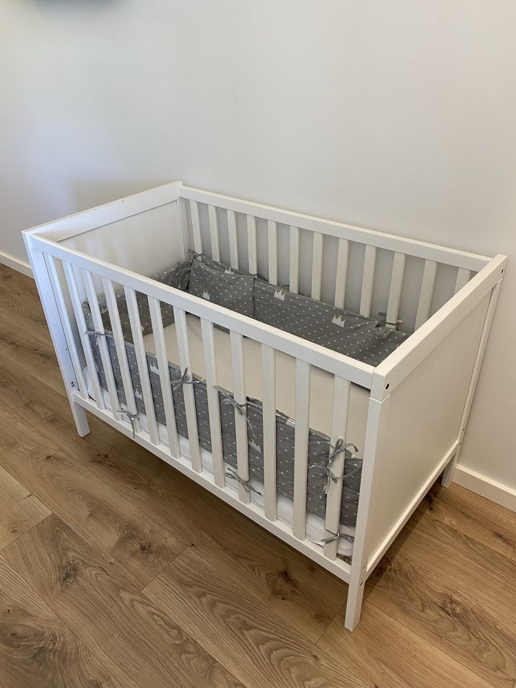 Berço para bebé do IKEA