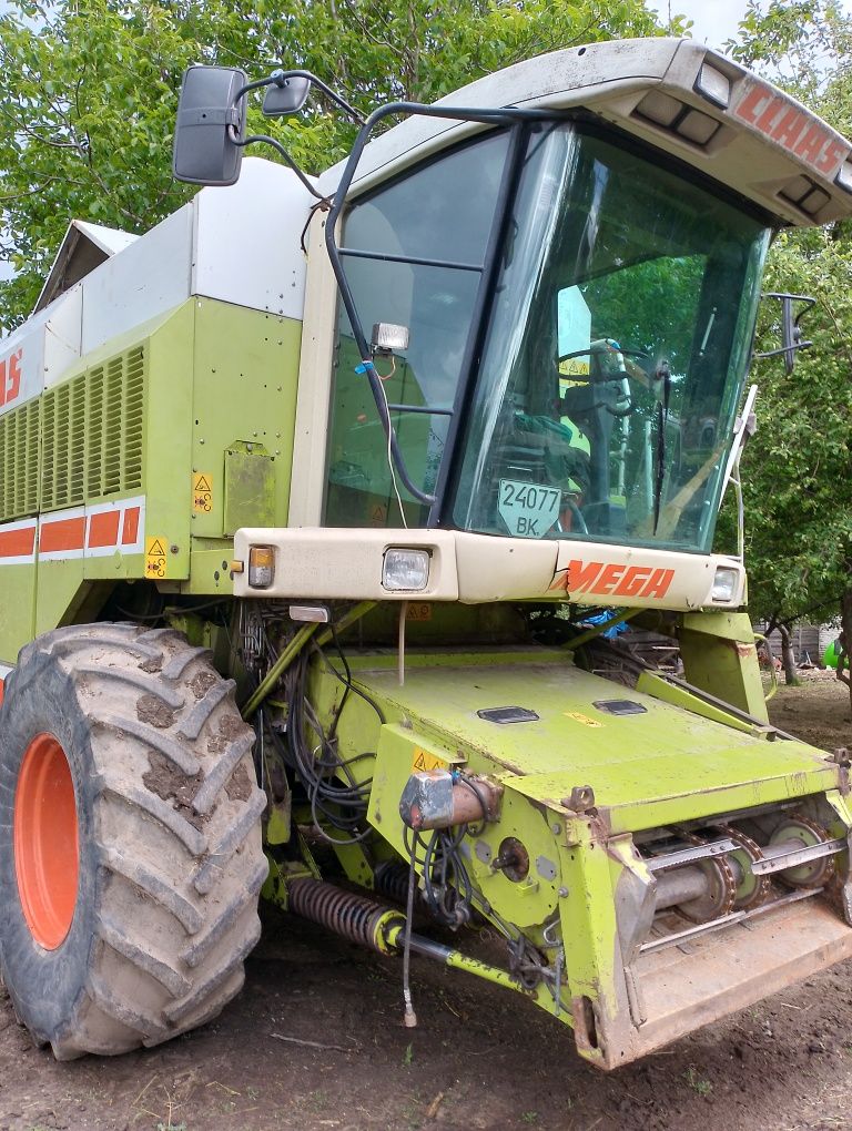 Продам( поміняю на трактор) комбайн Claas mega 208 (2).