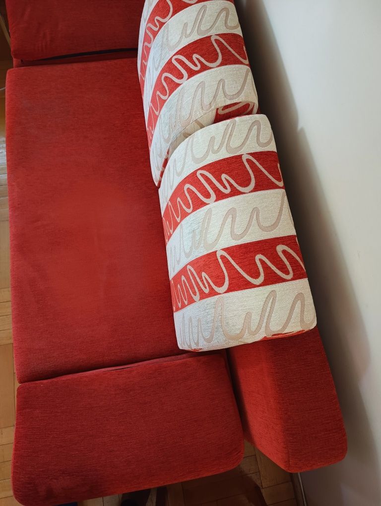 Kolorowa sofa rozkładana