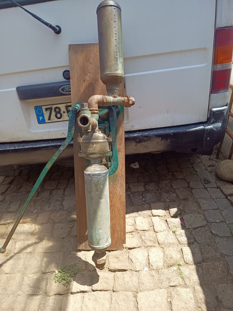 Bombas de poço muito antiga