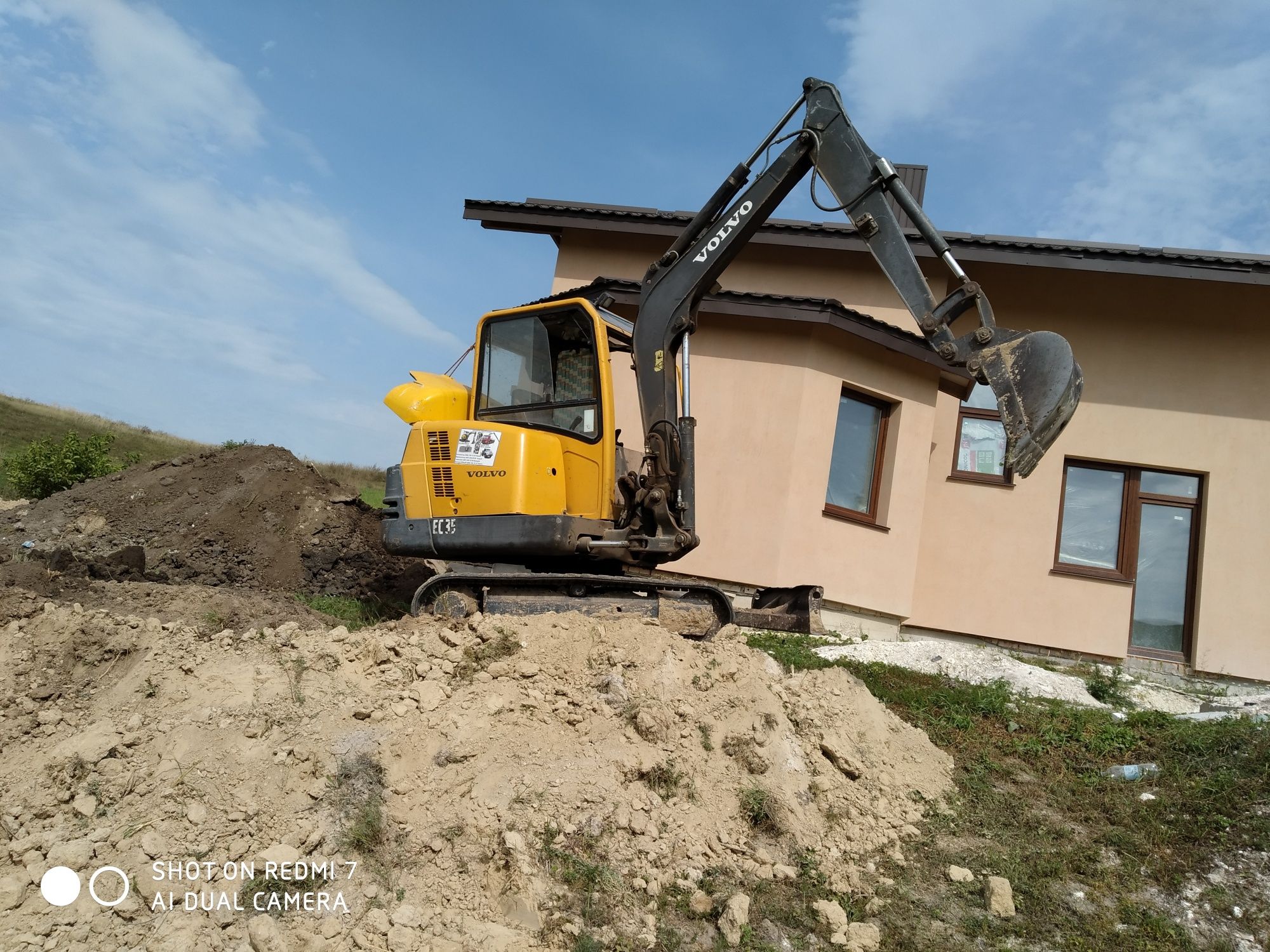 Септики під ключ екскаватор послуги самосвал Чорнозем бетонні кільця