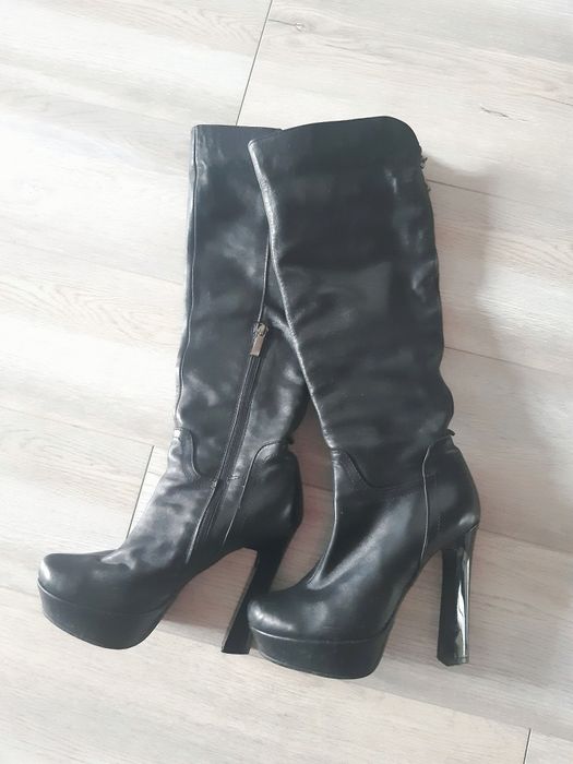 Сапожки шкіряні в ідеальному стані  (Весна-Осінь)