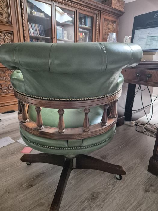 Fotel / krzesło skórzane chesterfield obrotowe