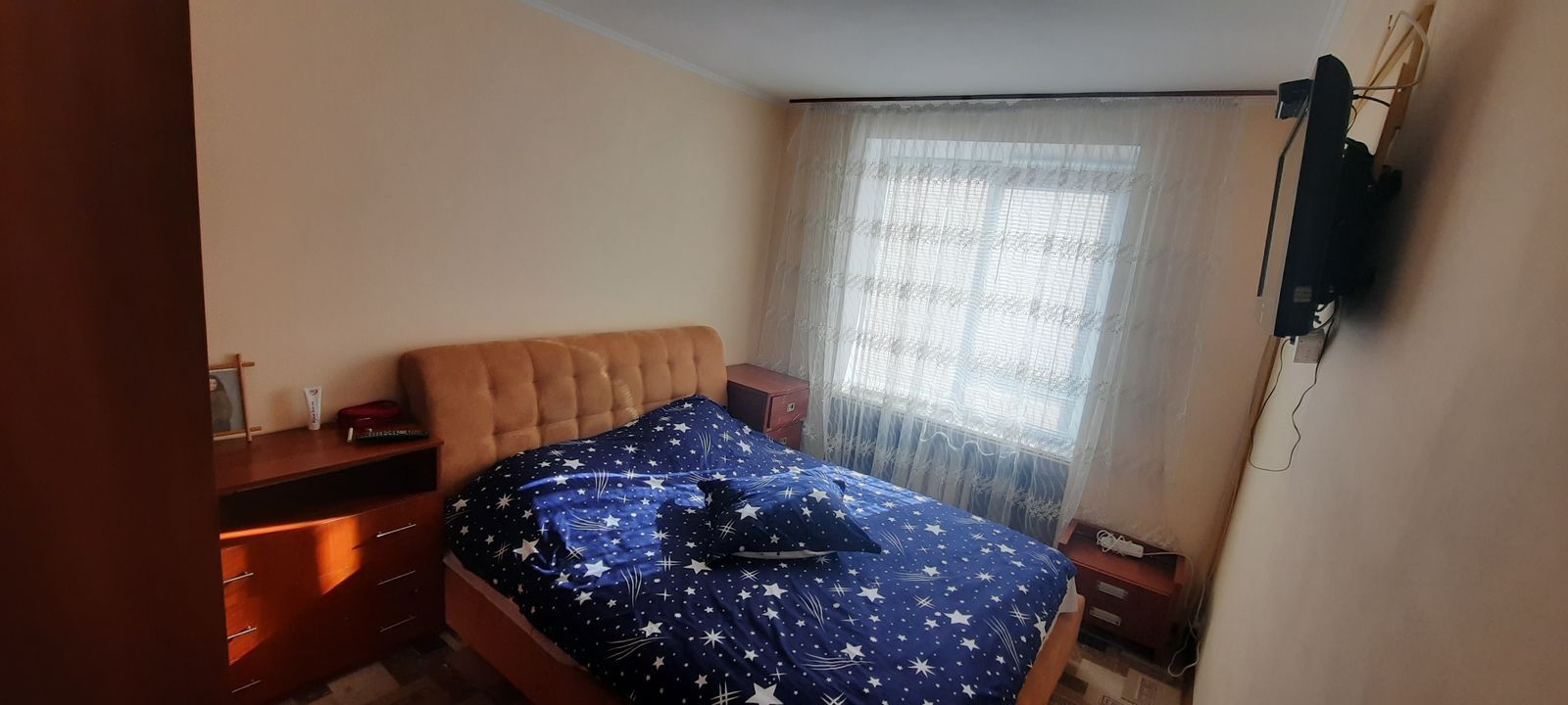 Сдам 2 ком. разд. кв. у метро по ул. Юности 8/2