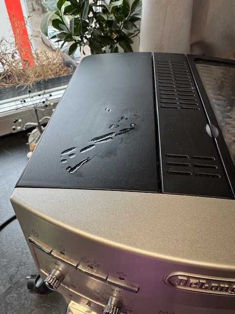 Ekspres Ciśnieniowy do kawy ze spieniaczem mleka DeLonghi ESAM3200