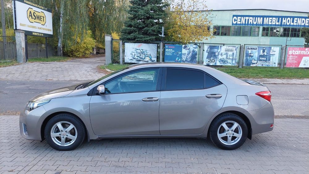Corolla 2015/16 Polski salon bezkolizyjna