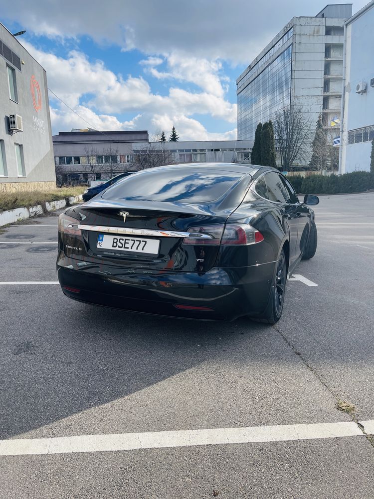 Tesla Model S 2017