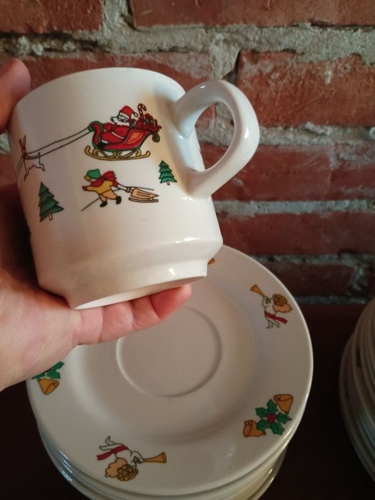 Zestaw na 12 osób ,motyw świąteczny