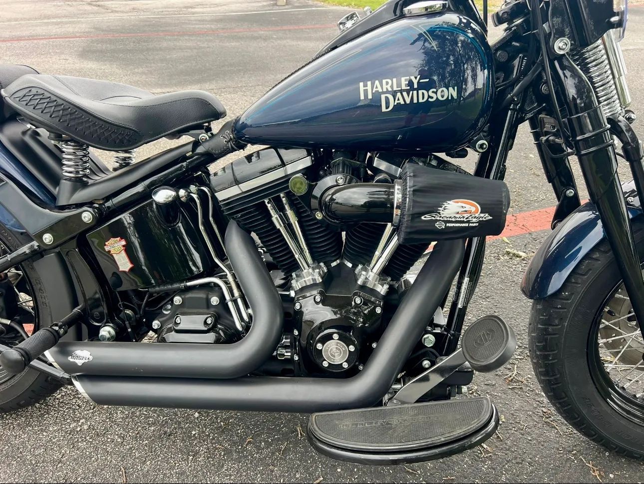 Harley-Davidson Softail Cross Bones Bezwypadkowy 4500 mil dla kolekcjonera