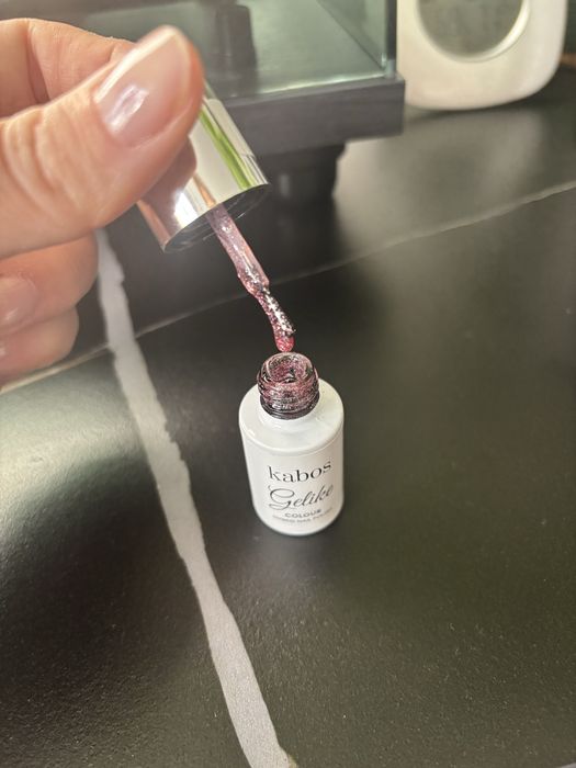 Lakiery o delikatnym skladzie Hema Free Kabos 16 sztuk