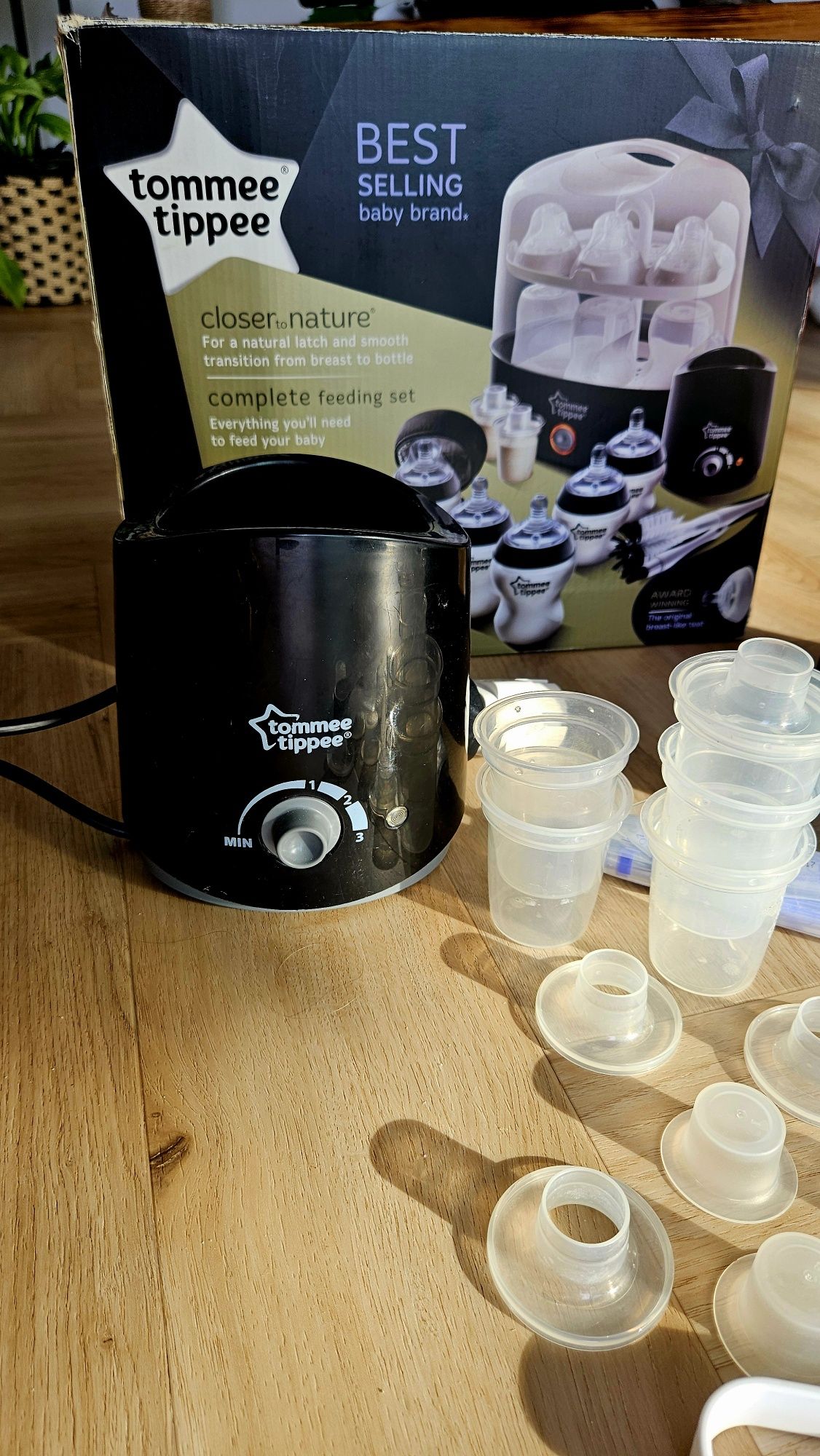 Sterylizator Tommee tippee czarny + podgrzewacz + pojemniki na mleko