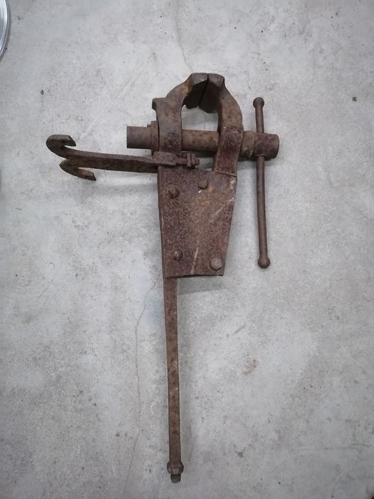 Stare imadło kowalskie 30kg