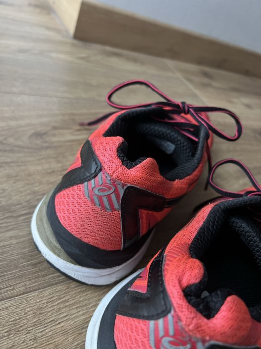 Кросівки asics оригінал( устілка 26,5)