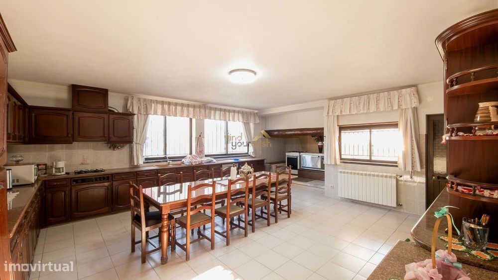 Moradia T4 + 2 em Aljubarrota