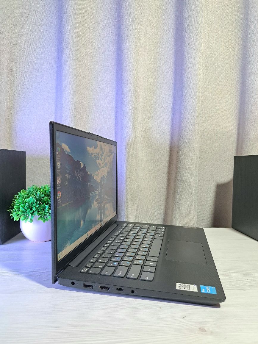 Ноутбук Lenovo V14 G3/i3-1215U/8 Gb/256 Gb/Intel UHD Graphics 2 Gb