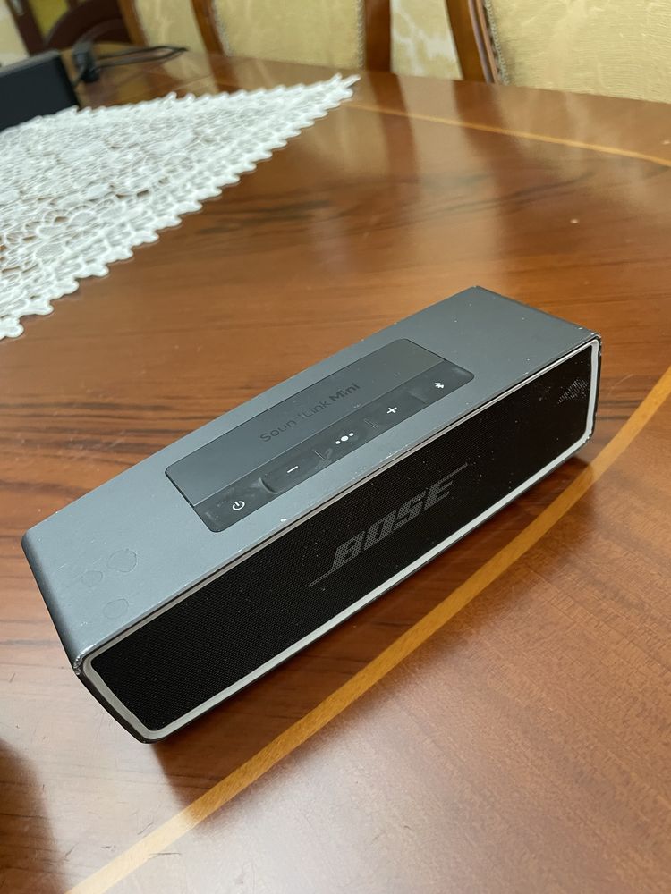 Bose soundlink mini ser 2., 2 ( две шт) 2. Зарядных блока, 2 провода