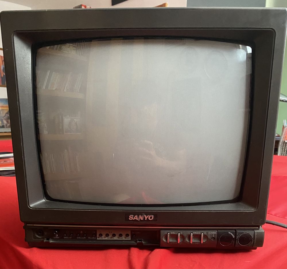 Televisão Antiga Sanyo