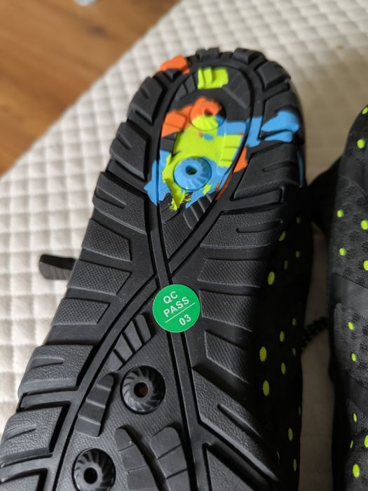 Saguaro buty do wody surfingowe EU 41 do pływania czarne unisex sport