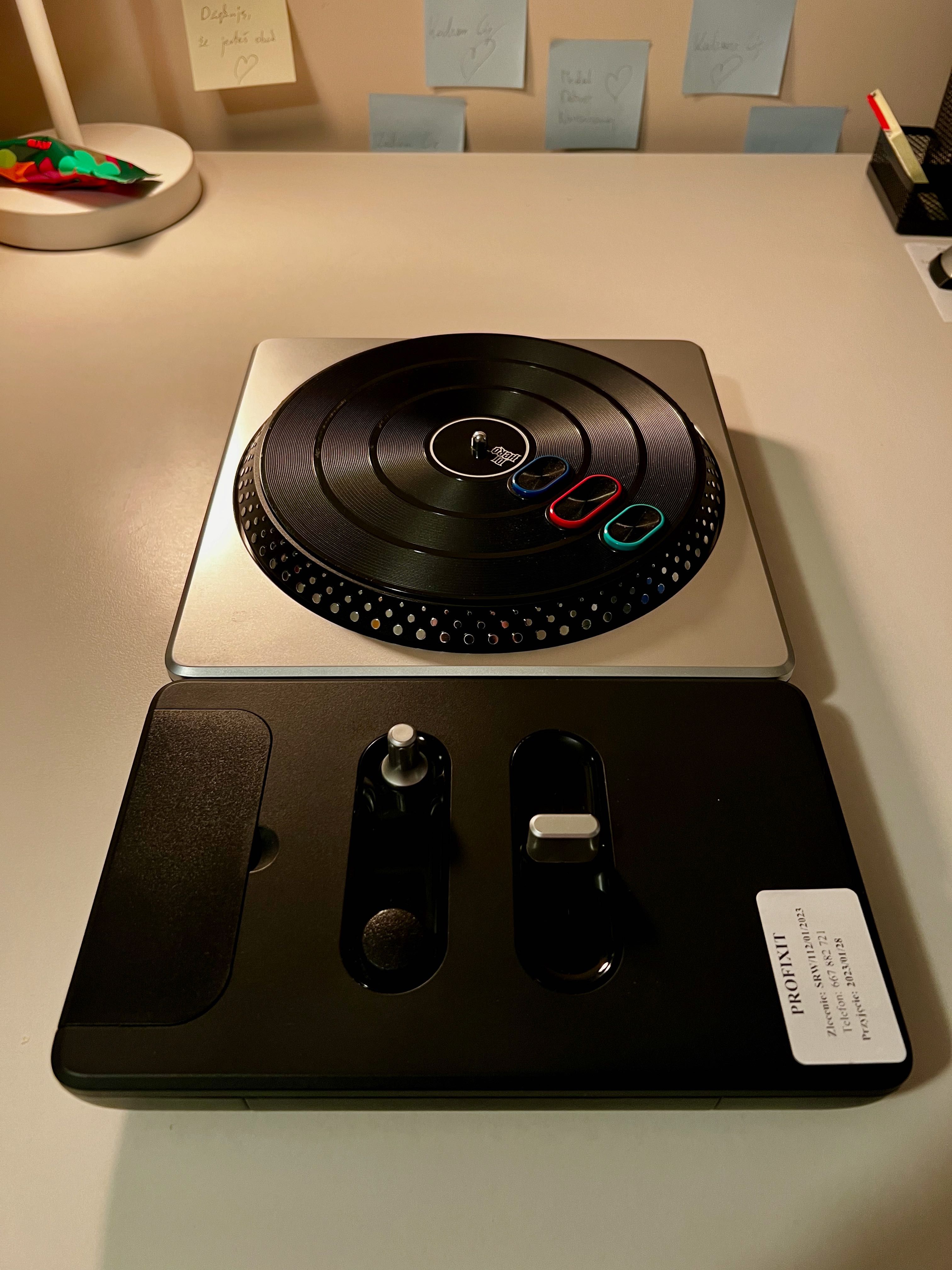 Kontroler DJ Hero (PlayStation)