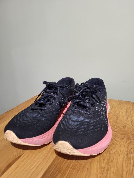 Бігові кросівки Asics GT-2000 11, розмір 39,5