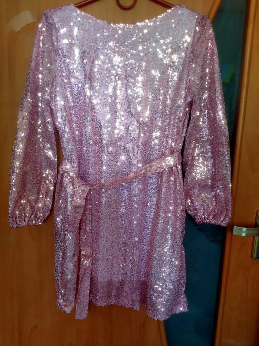 Платье нарядное 148 см