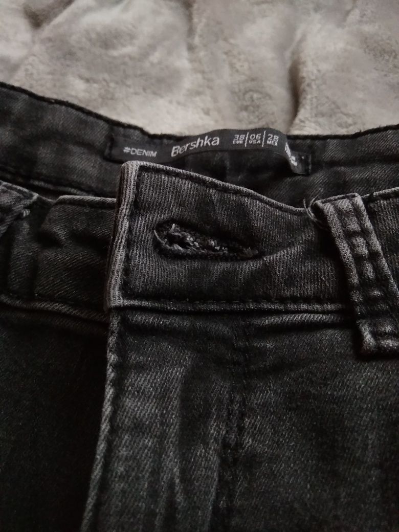 Джинси Bershka ідеальні 36