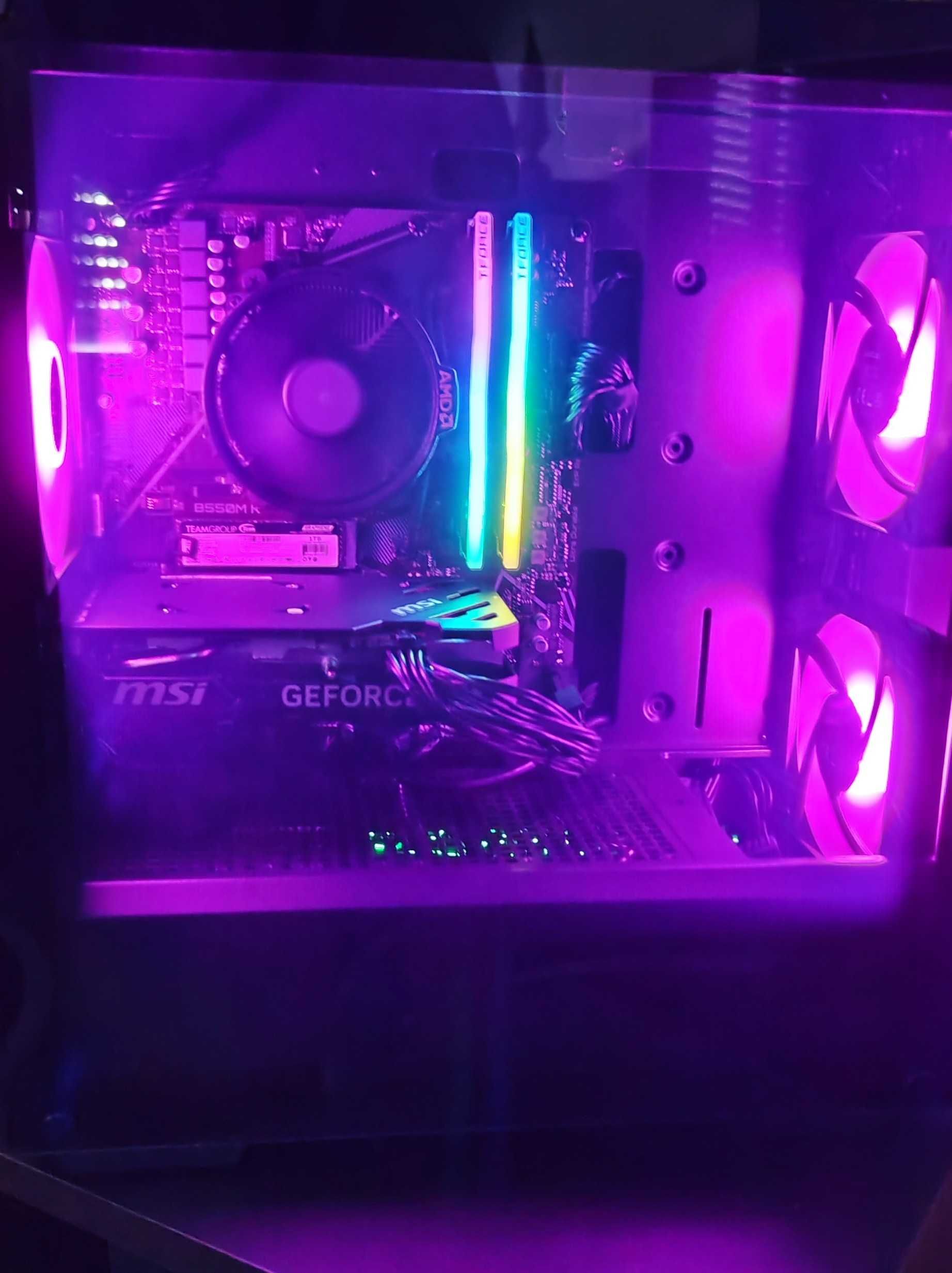 PC Gamer - Ryzen 5 5600 + RTX 4060 + 16GB RAM + SSD 1TB