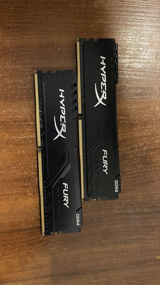 Продам HyperX 16 GB DDR4 3000 MHz