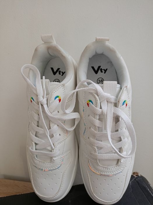 Victory nowe buty snakersy roz 38 biała podeszwa