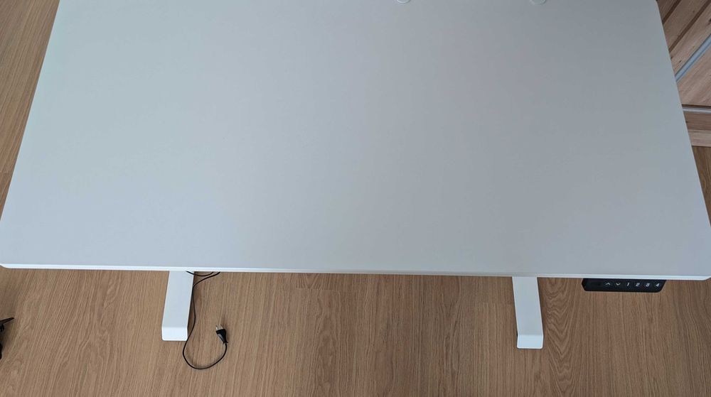 Elektrycznie regulowane biurko 60x120cm białe