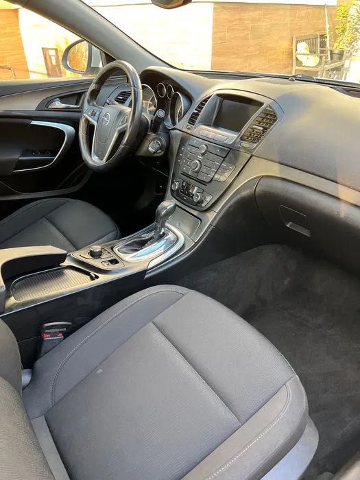Opel insignia sedan