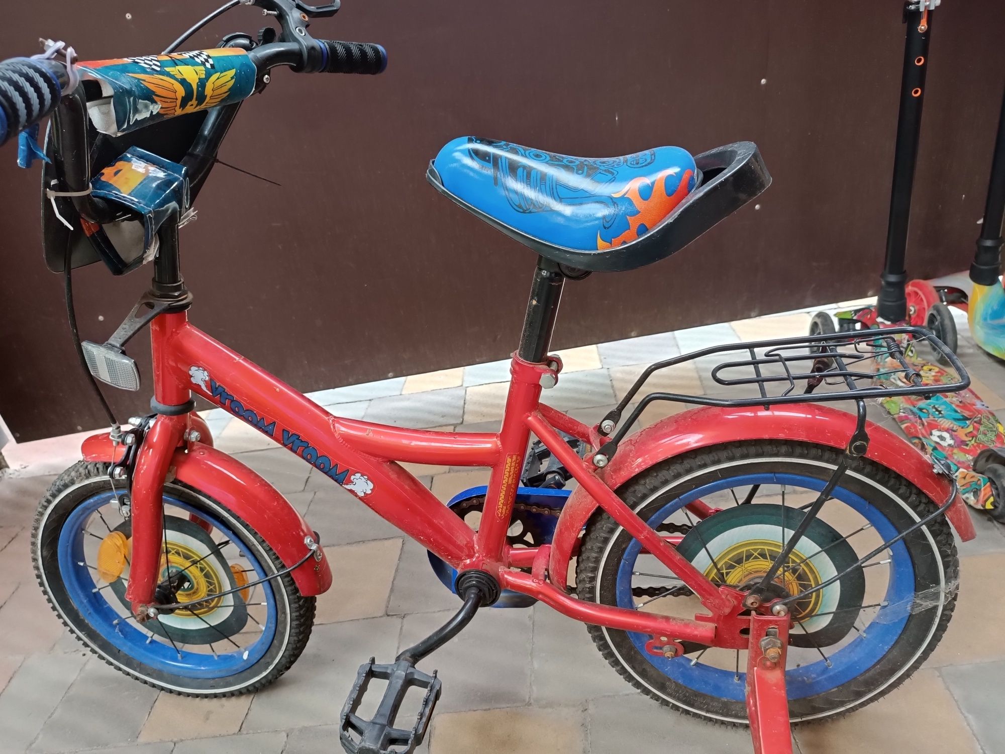 Велосипед дитячий з підтримуючими колесиками