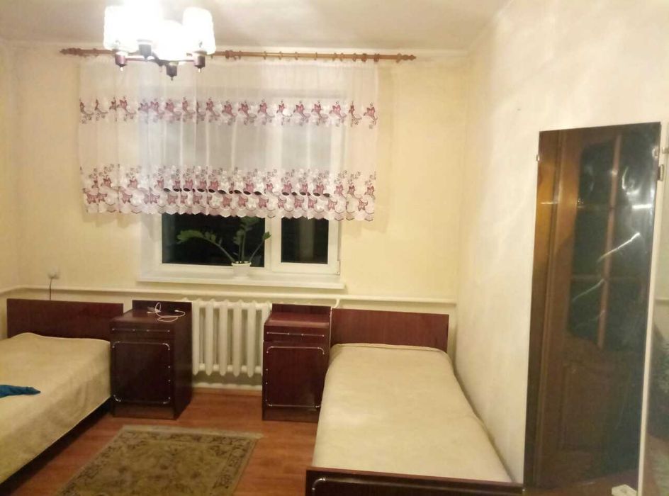 Здаеться  окрема кімната для 1 - 2 -х осіб, всі зручності,