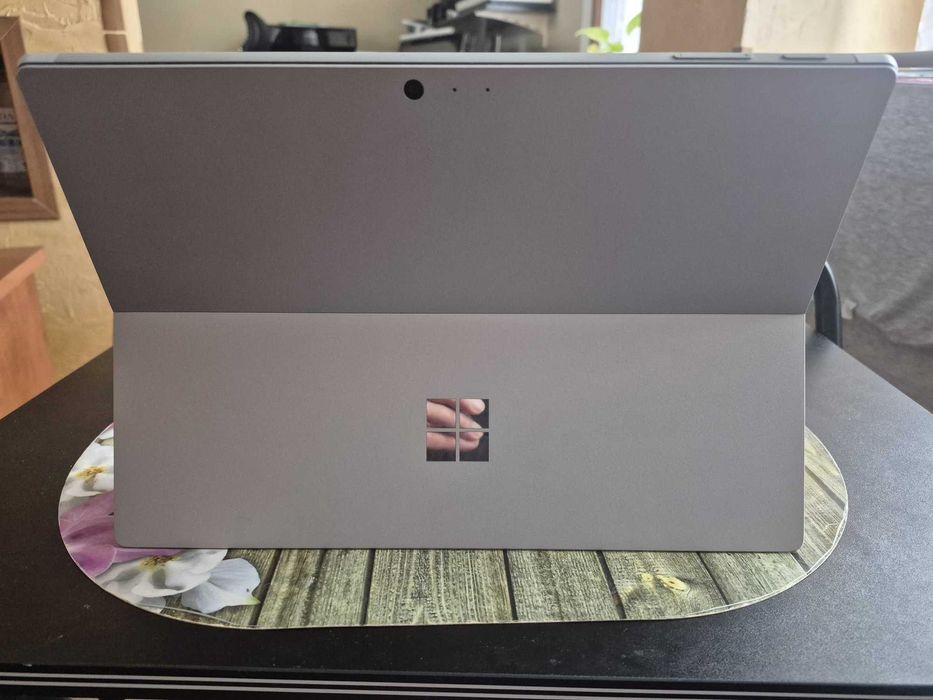 Surface Pro Model 1796  12,3''  Idealny stan